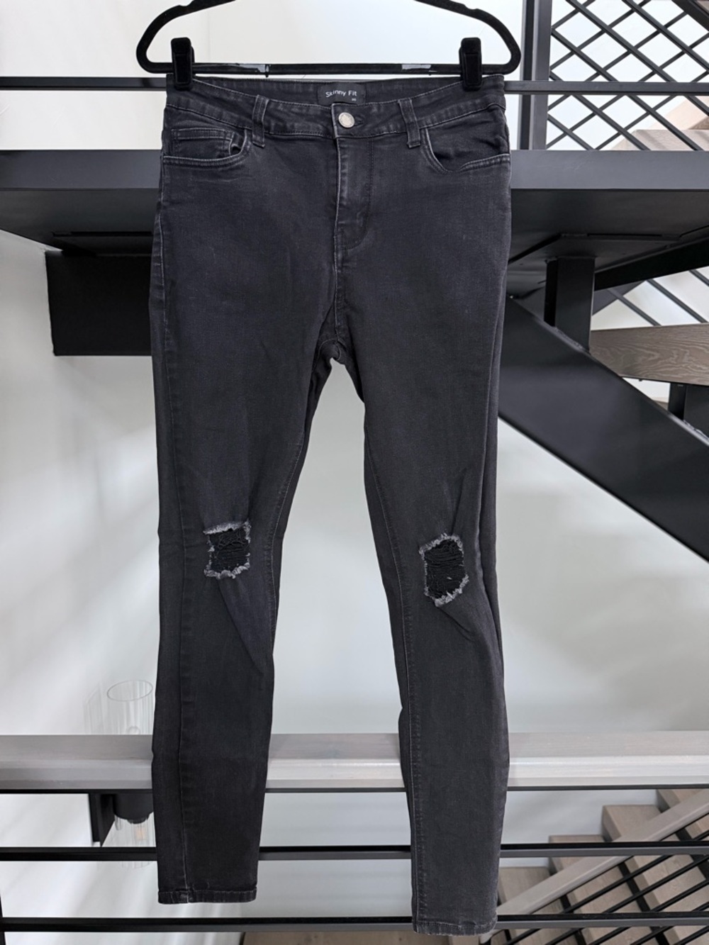 Men’s Express Skinny Fit Black Distressed Jeans size 30